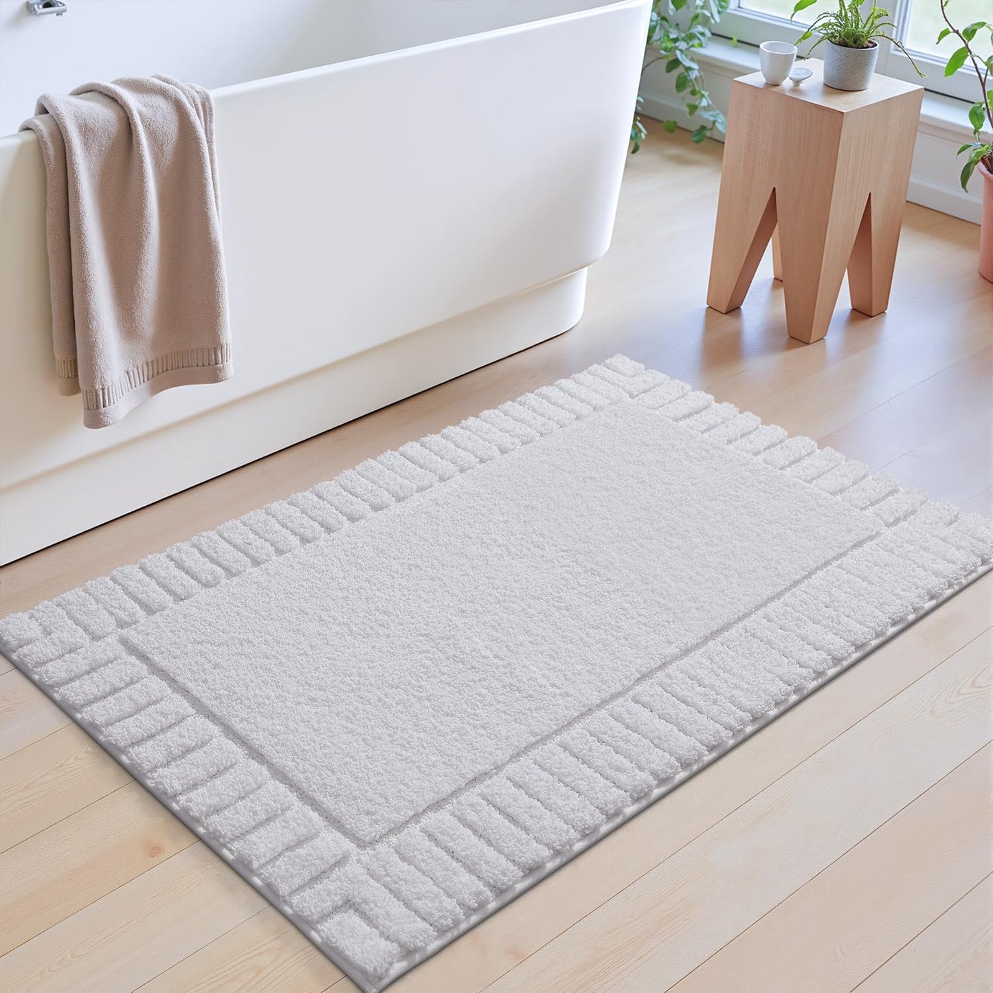 LUMI Bathroom Rugs Non Slip with Rubber Backing, Extra Soft Plush Microfiber Bath Rug Absorbent, Machine Washable Bath Mat Quick Dry for Tub, Shower, Ivory White, 16"x24"