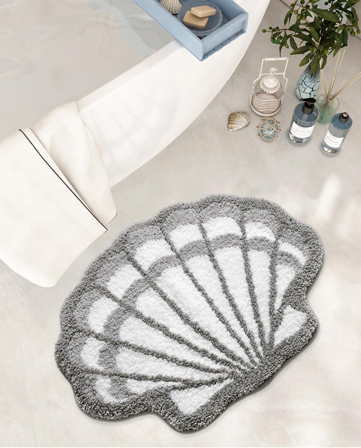 LUMI Cute Animal Bathroom Rugs, Plush Absorbent Bath Mats for Bathroom, Non-Slip Backing Washable Bath Mat, Ideal for Shower Sink Bathtub Room Decor, 20"x25", Dreamy Shell