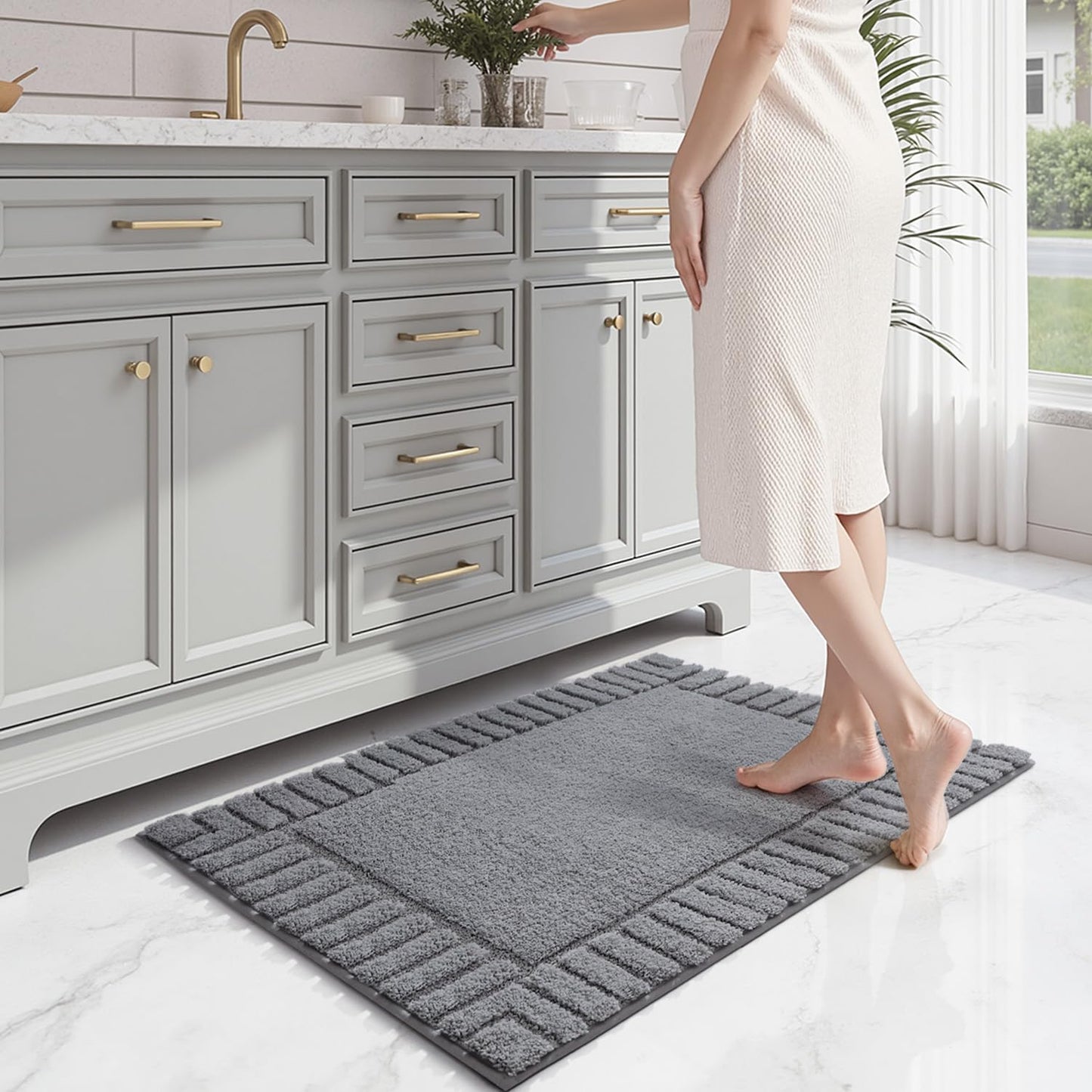 LUMI Bathroom Rugs Non Slip with Rubber Backing, Extra Soft Plush Microfiber Bath Rug Absorbent, Machine Washable Bath Mat Quick Dry for Tub, Shower, Ivory White, 16"x24"