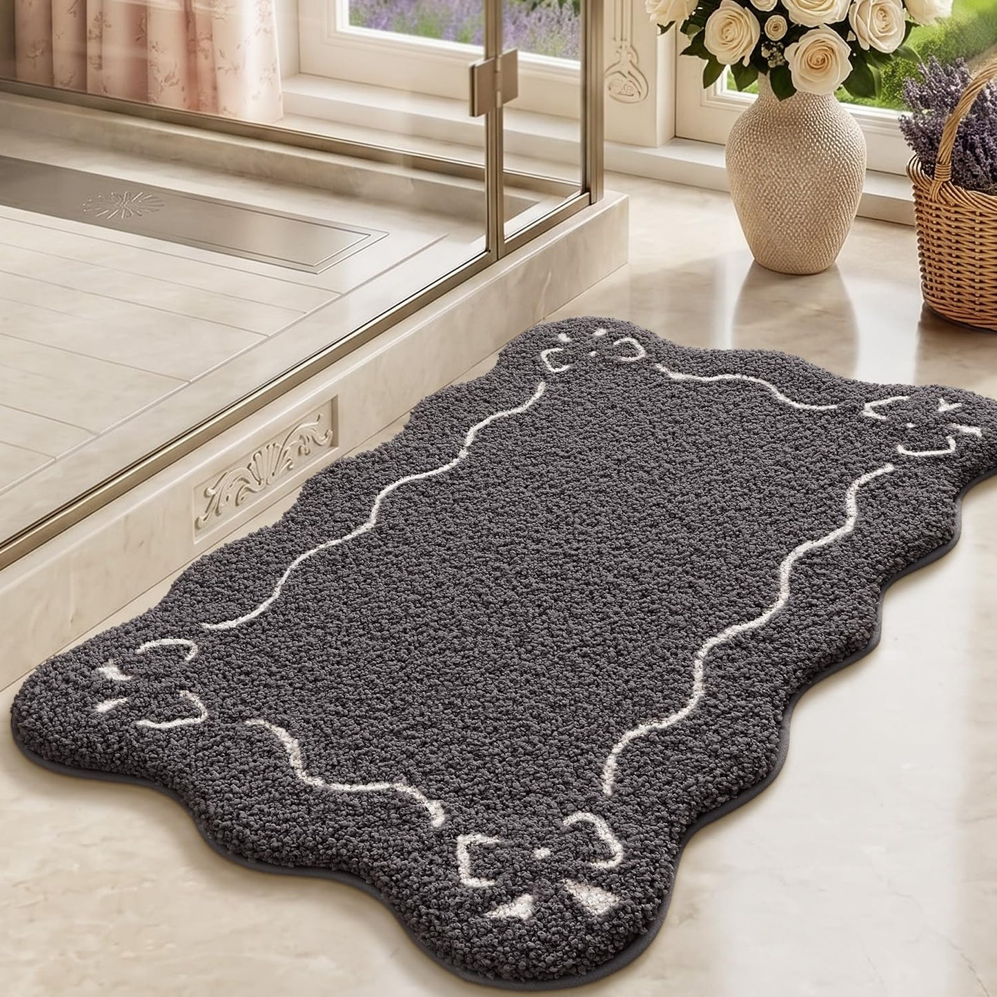 LUMI Scalloped Bathroom Rug, Cute Plush Microfiber Bath Mat, Super Absorbent & Quick Dry Shower Mat, Machine Washable Floor Carpet for Tub