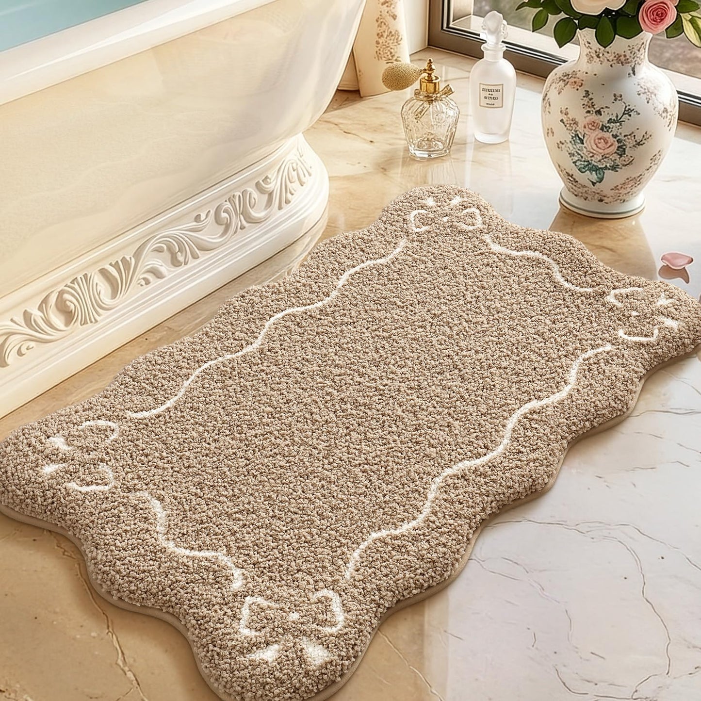 LUMI Scalloped Bathroom Rug, Cute Plush Microfiber Bath Mat, Super Absorbent & Quick Dry Shower Mat, Machine Washable Floor Carpet for Tub