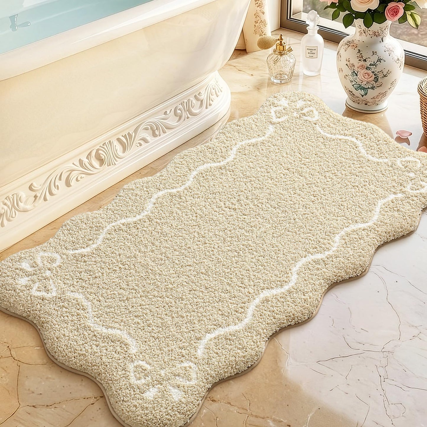 LUMI Scalloped Bathroom Rug, Cute Plush Microfiber Bath Mat, Super Absorbent & Quick Dry Shower Mat, Machine Washable Floor Carpet for Tub