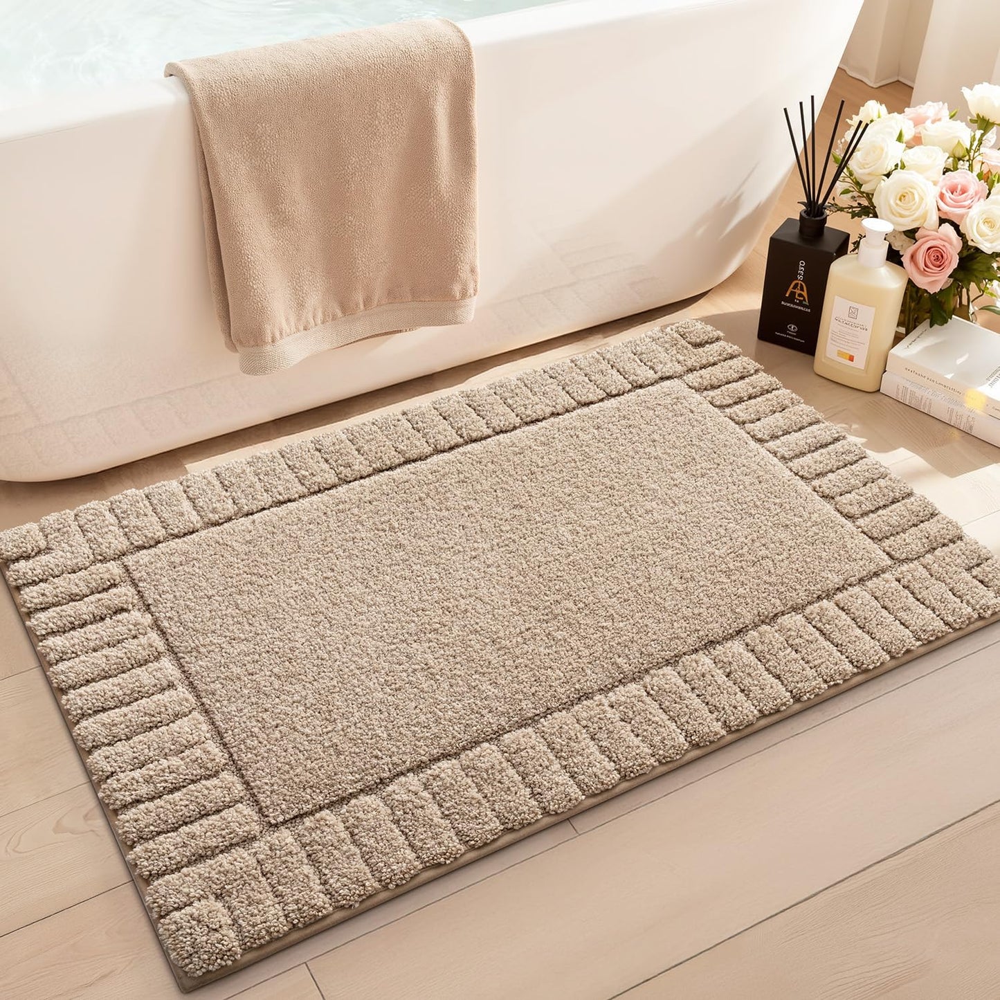 LUMI Bathroom Rugs Non Slip with Rubber Backing, Extra Soft Plush Microfiber Bath Rug Absorbent, Machine Washable Bath Mat Quick Dry for Tub, Shower, Ivory White, 16"x24"