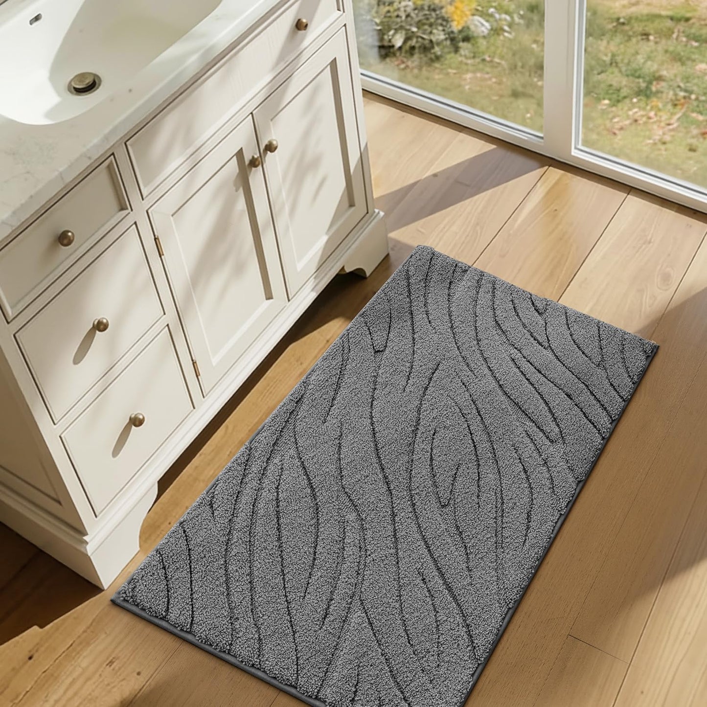 LUMI Bathroom Rug, Soft Absorbent Non Slip Bath Mat, Quick Dry Bath Mats, Machine Washable Microfiber Carpet for Modern Shower Room, Bathtub, Minimalist Bathmat, 36"x24", White