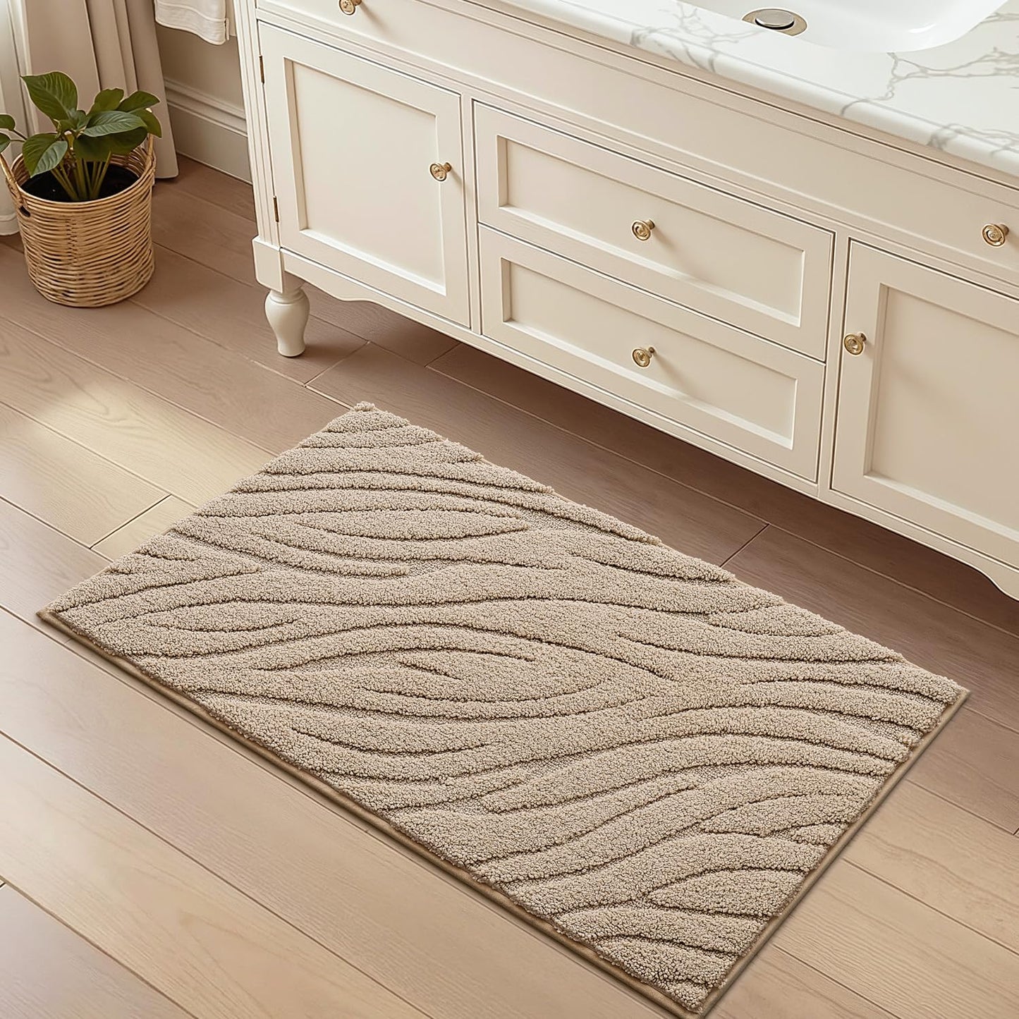 LUMI Bathroom Rug, Soft Absorbent Non Slip Bath Mat, Quick Dry Bath Mats, Machine Washable Microfiber Carpet for Modern Shower Room, Bathtub, Minimalist Bathmat, 36"x24", White