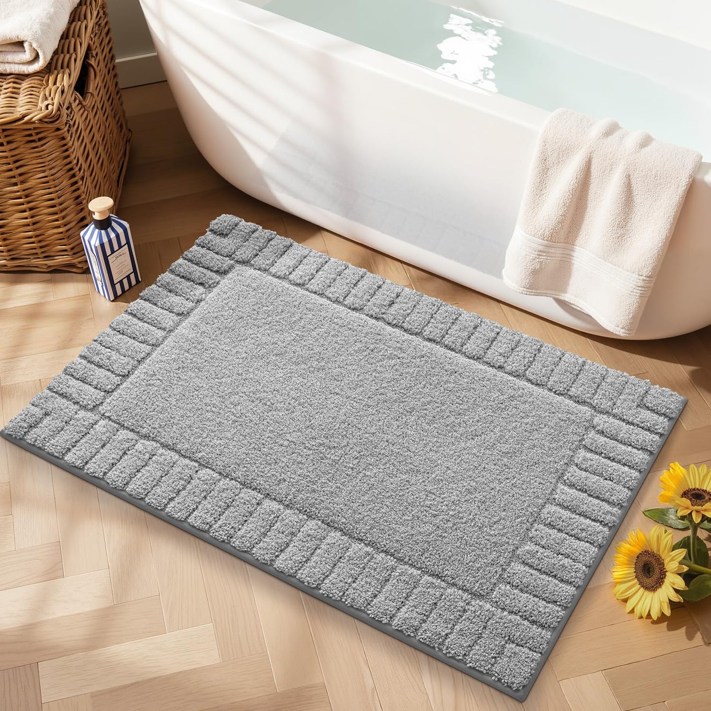 LUMI Bathroom Rugs Non Slip with Rubber Backing, Extra Soft Plush Microfiber Bath Rug Absorbent, Machine Washable Bath Mat Quick Dry for Tub, Shower, Ivory White, 16"x24"