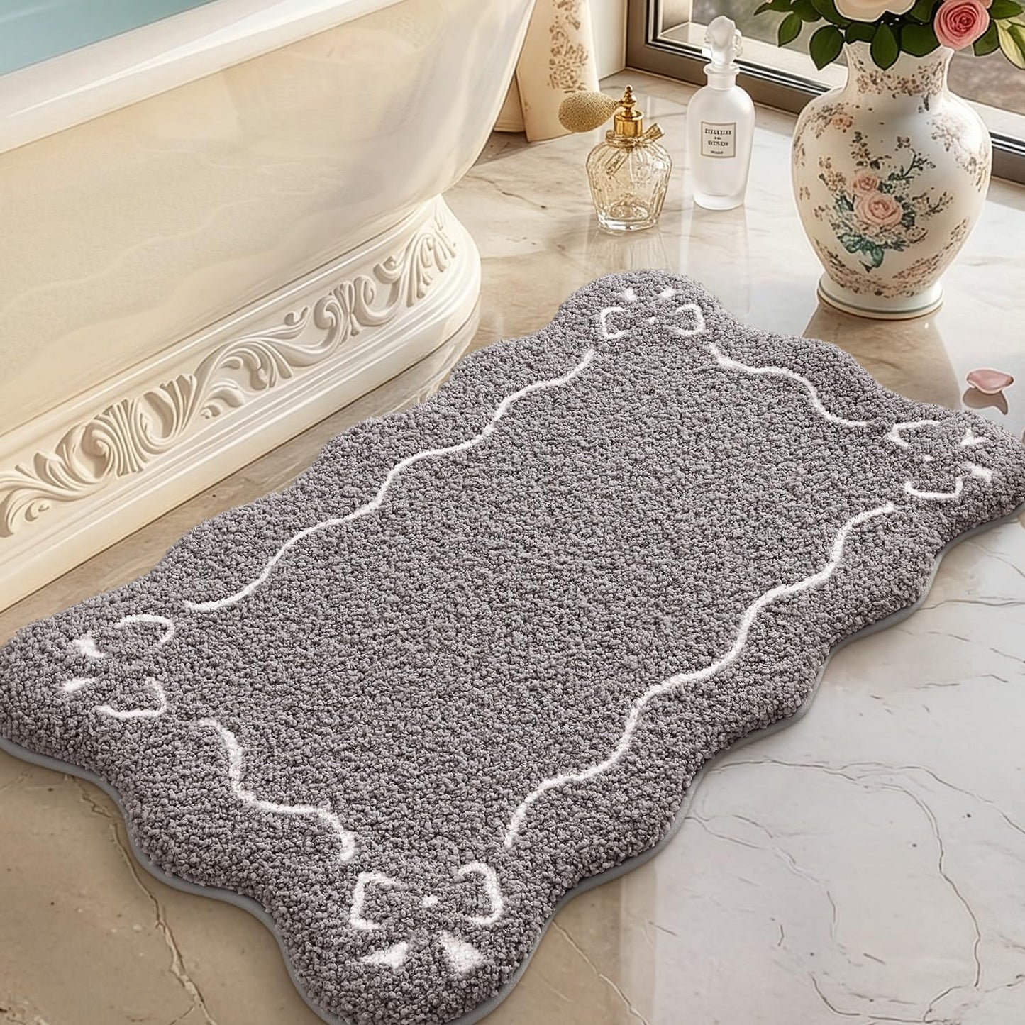 LUMI Scalloped Bathroom Rug, Cute Plush Microfiber Bath Mat, Super Absorbent & Quick Dry Shower Mat, Machine Washable Floor Carpet for Tub