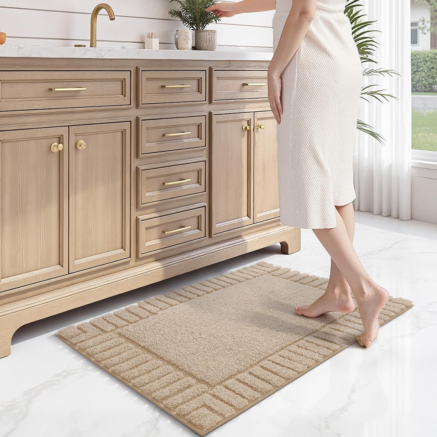 LUMI Bathroom Rugs Non Slip with Rubber Backing, Extra Soft Plush Microfiber Bath Rug Absorbent, Machine Washable Bath Mat Quick Dry for Tub, Shower, Ivory White, 16"x24"