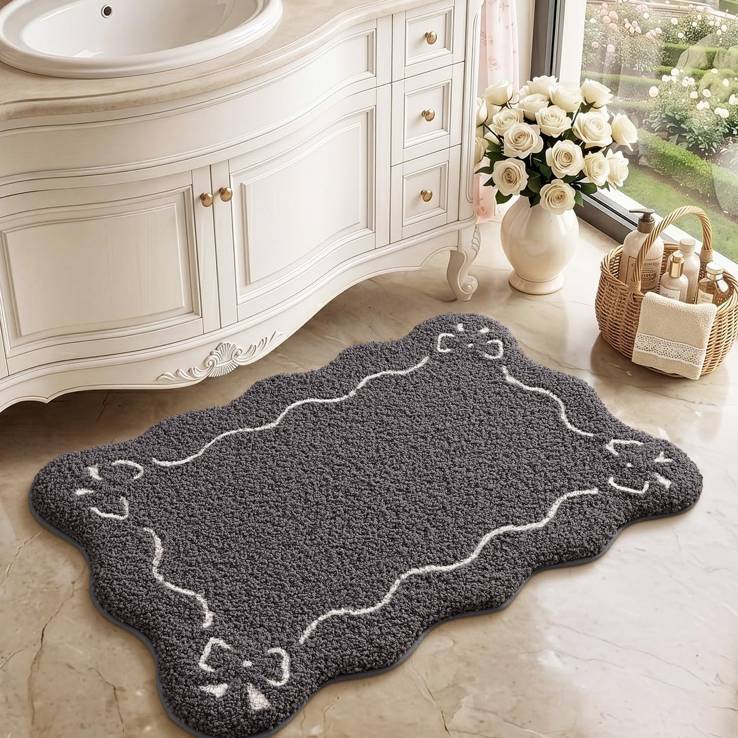 LUMI Scalloped Bathroom Rug, Cute Plush Microfiber Bath Mat, Super Absorbent & Quick Dry Shower Mat, Machine Washable Floor Carpet for Tub