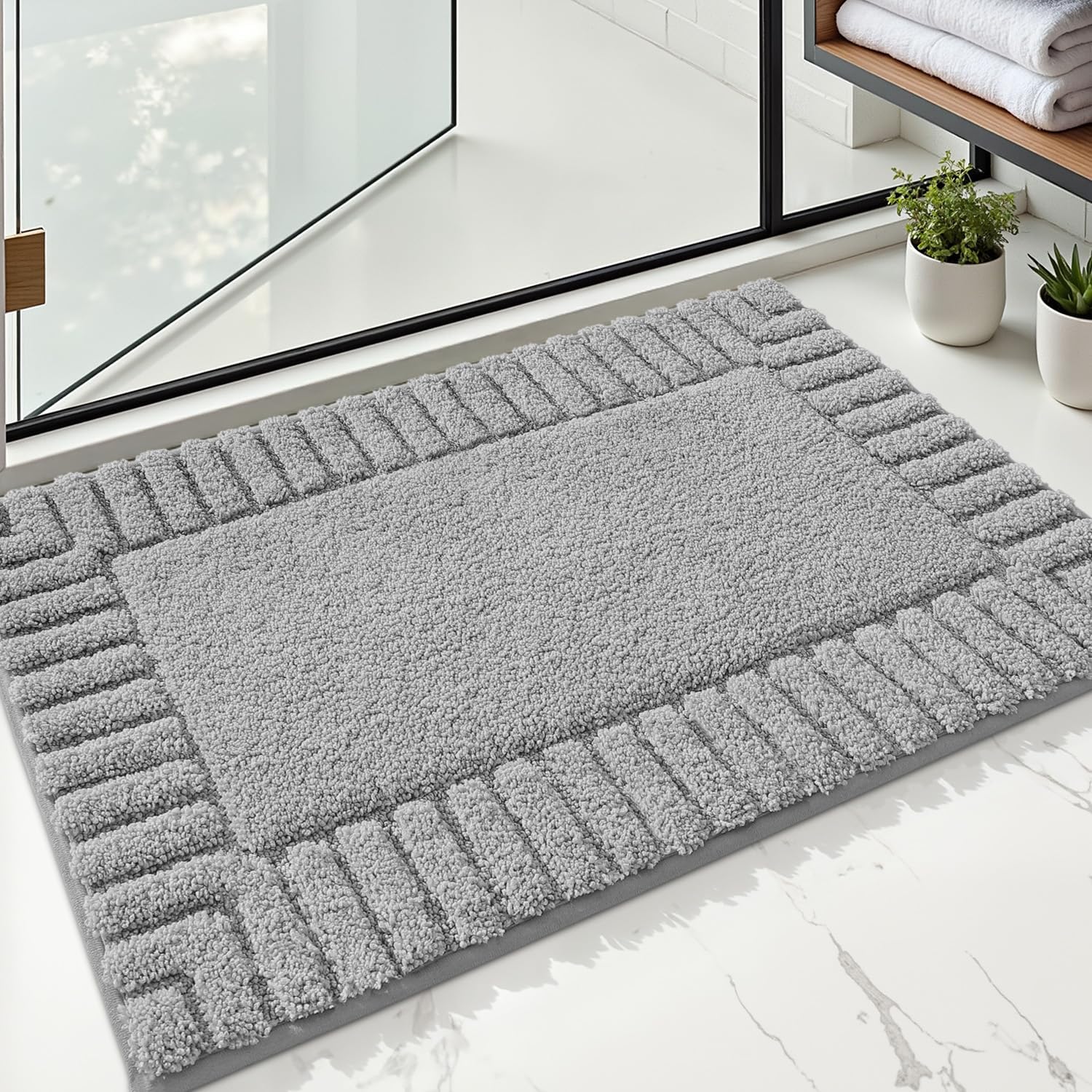 LUMI Bathroom Rug, Non Slip Rubber Backing, Extra Soft Plush Microfiber, Absorbent, Machine Washable Quick Dry, Light Grey, for Tub/Shower/Hotel