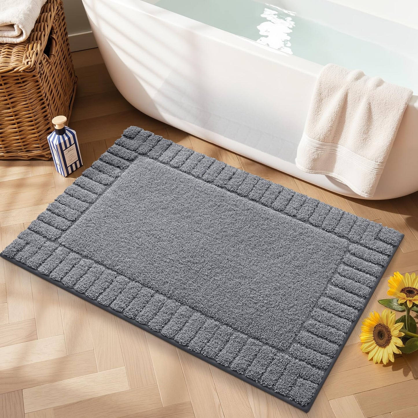LUMI Bathroom Rugs Non Slip with Rubber Backing, Extra Soft Plush Microfiber Bath Rug Absorbent, Machine Washable Bath Mat Quick Dry for Tub, Shower, Ivory White, 16"x24"