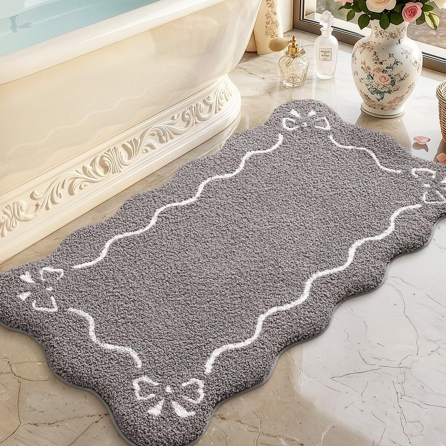 LUMI Scalloped Bathroom Rug, Cute Plush Microfiber Bath Mat, Super Absorbent & Quick Dry Shower Mat, Machine Washable Floor Carpet for Tub