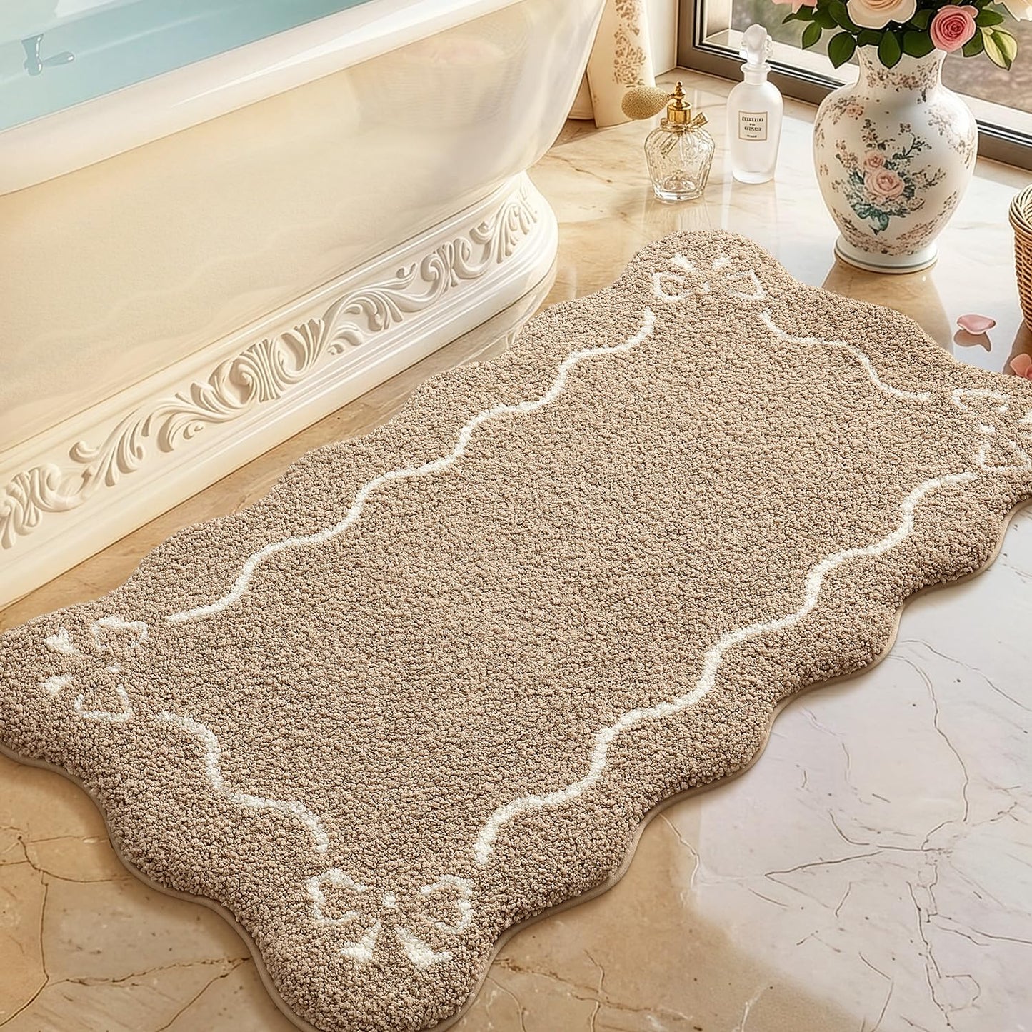 LUMI Scalloped Bathroom Rug, Cute Plush Microfiber Bath Mat, Super Absorbent & Quick Dry Shower Mat, Machine Washable Floor Carpet for Tub