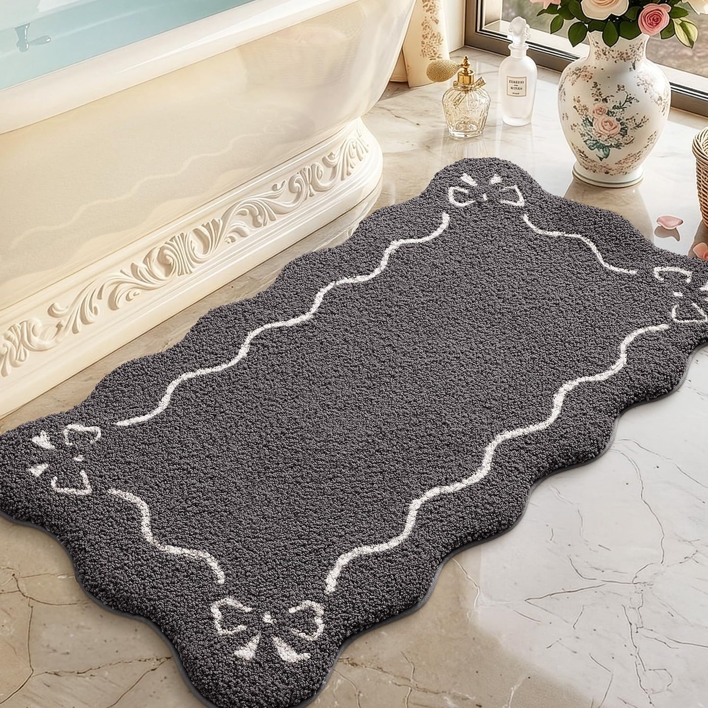 LUMI Scalloped Bathroom Rug, Cute Plush Microfiber Bath Mat, Super Absorbent & Quick Dry Shower Mat, Machine Washable Floor Carpet for Tub